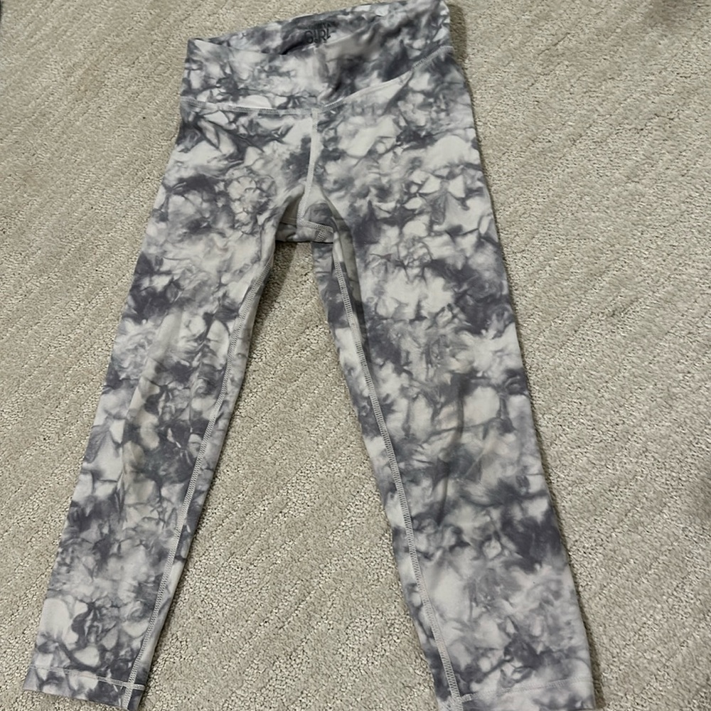 Athleta Girl | Gray Tie Dye Powervita Capri | Size M 8/10
